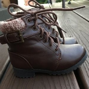Brown winter boots